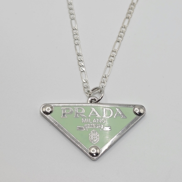 Authentic PRADA Silver White  Triangle Pendant Necklace On 24' Figuaro - Picture 3 of 4